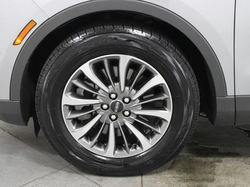 Used 2023 Lincoln Nautilus Reserve FWD image 18