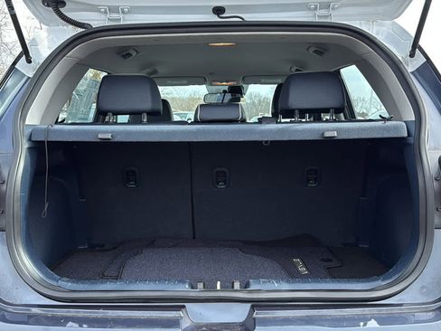 Used 2023 Hyundai Venue Limited image 26