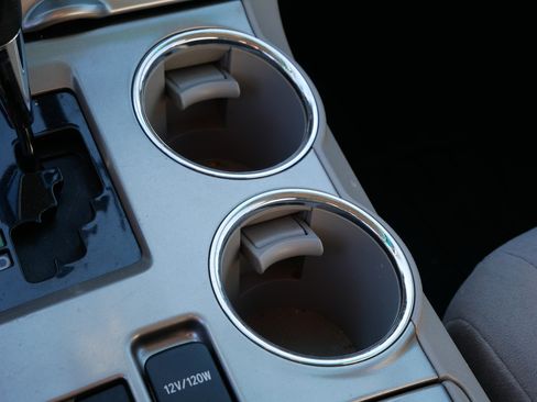 Used 2011 Toyota Highlander 2WD w/ Cold Weather Pkg image 32