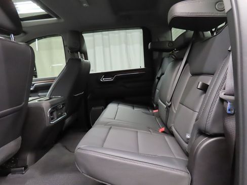 Used 2024 GMC Sierra 3500 Denali image 10