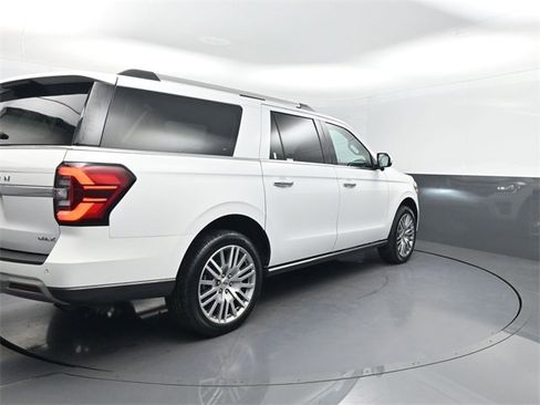 Used 2023 Ford Expedition Max Limited image 34