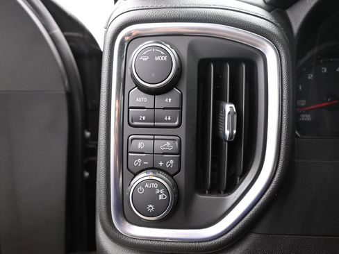Used 2022 Chevrolet Silverado 1500 RST w/ Z71 Off-Road Package AWD/4WD image 11