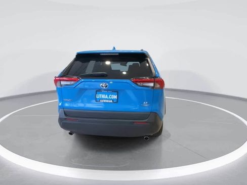 Used 2021 Toyota RAV4 LE AWD/4WD image 7