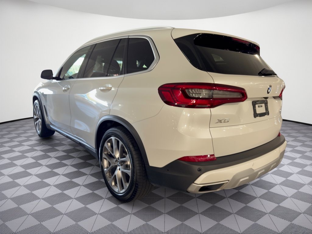 Used 2019 BMW X5 xDrive40i w/ Executive Package AWD/4WD image 3