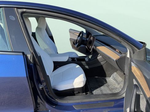 Used 2022 Tesla Model 3 Standard Range image 27