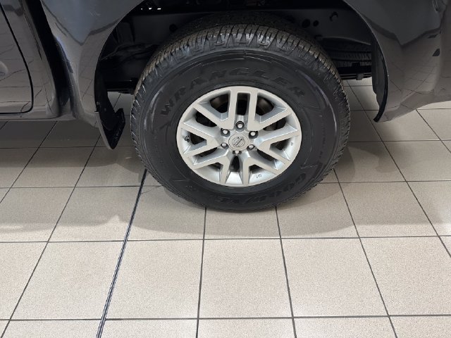 Used 2017 Nissan Frontier SV w/ SV Value Truck Package AWD/4WD image 20