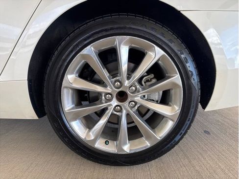 Used 2013 Cadillac XTS Premium image 29