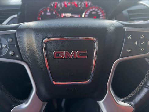 Used 2015 GMC Yukon XL SLT image 30