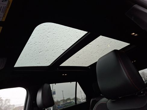 Used 2025 Ford Explorer ST image 14