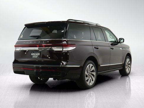 Used 2023 Lincoln Navigator Reserve w/ Equipment Group 201A AWD/4WD image 5