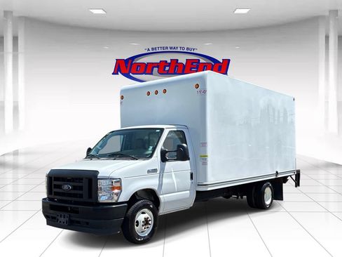 Used 2024 Ford E-350 and Econoline 350 Super Duty w/ Power Windows & Locks Group RWD image 3