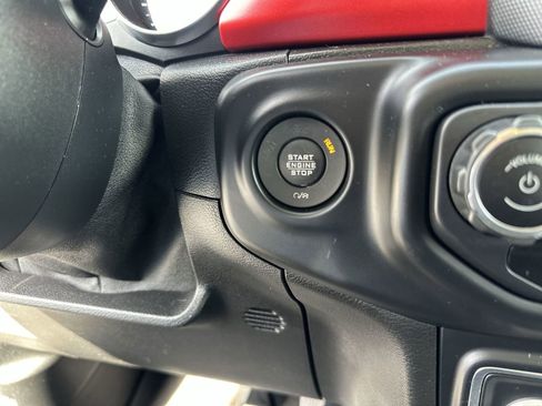 Used 2020 Jeep Gladiator Rubicon AWD/4WD image 17