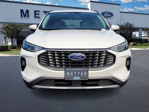 Used 2024 Ford Escape SE image 2