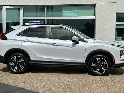 New 2025 Mitsubishi Eclipse Cross SE image 3