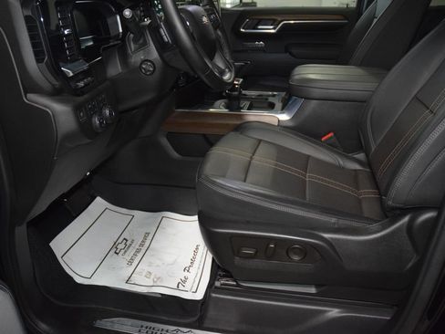 Used 2024 Chevrolet Silverado 1500 High Country w/ High Country Premium Package AWD/4WD image 42