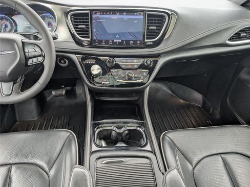 Used 2023 Chrysler Pacifica Limited w/ S Appearance Package AWD/4WD image 22