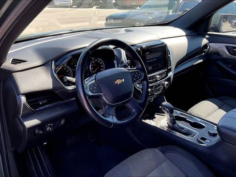 Used 2022 Chevrolet Traverse LT FWD image 18