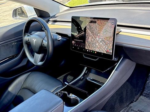 Used 2018 Tesla Model 3 Long Range RWD image 30