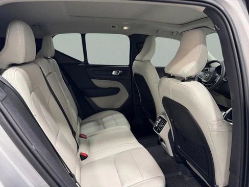 Used 2025 Volvo XC40 B5 Ultra image 14