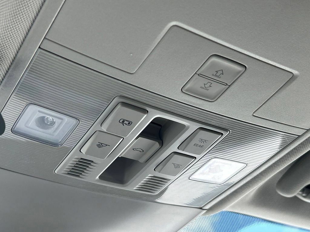 New 2026 Volkswagen Taos SE FWD image 40