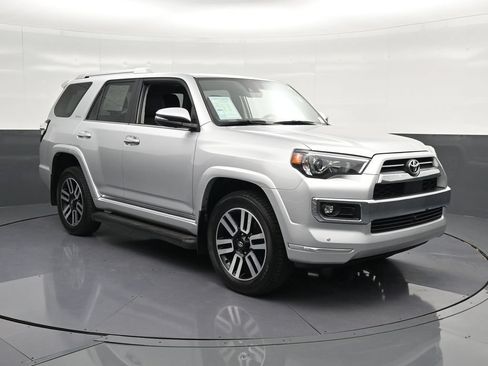 Used 2024 Toyota 4Runner Limited AWD/4WD image 5