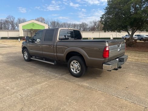 Used 2015 Ford F250 Lariat w/ Lariat Ultimate Package image 11