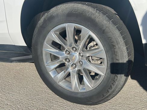 Used 2024 Chevrolet Suburban Premier AWD/4WD image 12