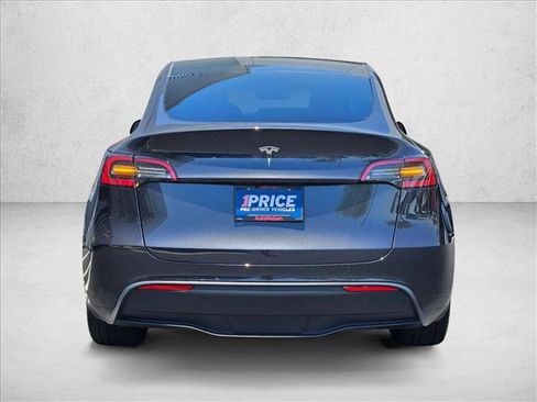 Used 2025 Tesla Model Y Long Range RWD image 7