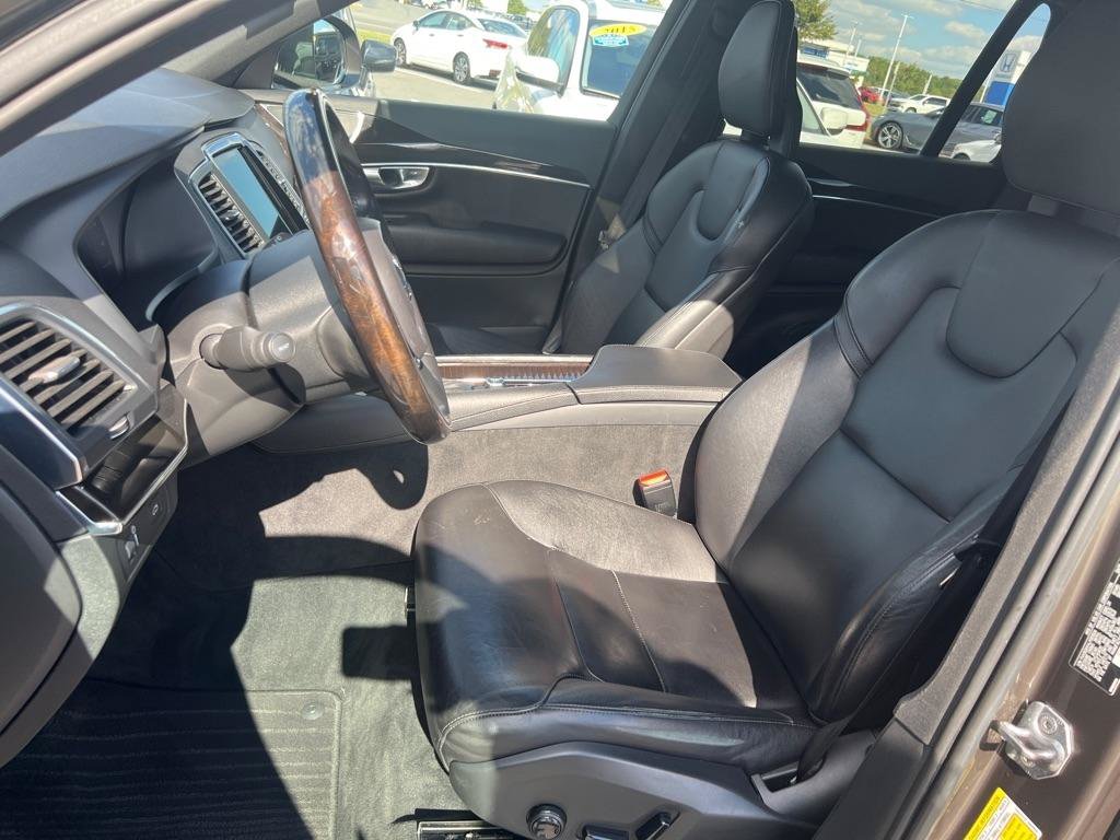 Used 2018 Volvo XC90 T5 Momentum w/ Convenience Package FWD image 11