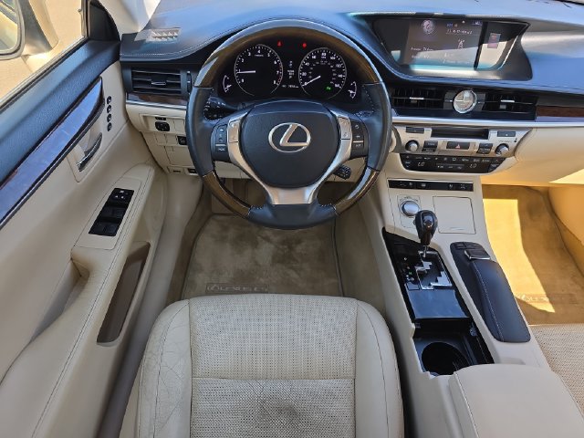 Used 2015 Lexus ES 350 w/ Luxury Package FWD image 12