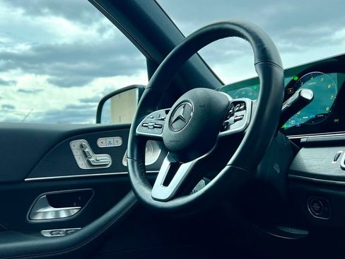 Used 2022 Mercedes-Benz GLS 450 4MATIC image 8