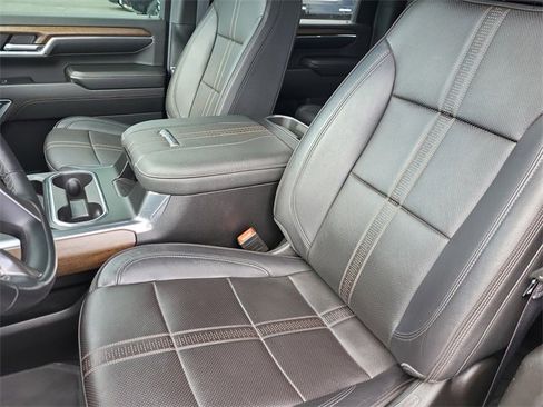 Used 2024 Chevrolet Silverado 3500 High Country w/ Technology Package image 9