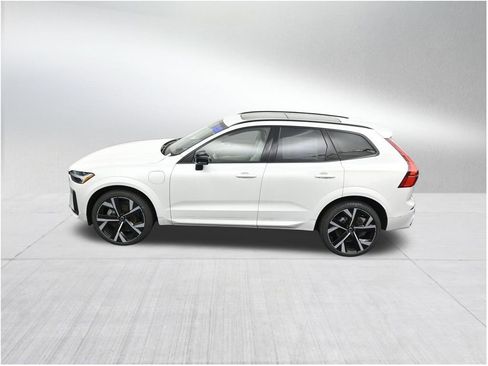 New 2026 Volvo XC60 T8 Ultra AWD/4WD image 14