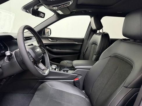 New 2026 Jeep Grand Cherokee L 4WD image 14