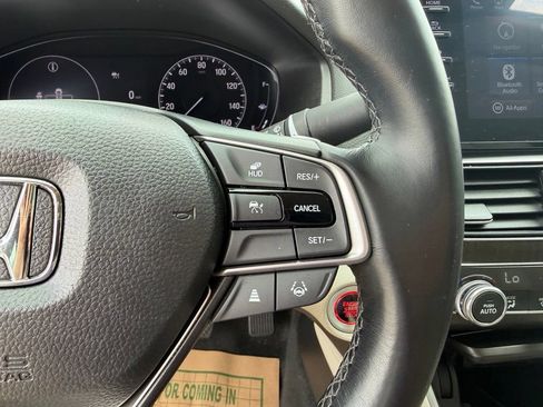 Used 2021 Honda Accord Touring image 14