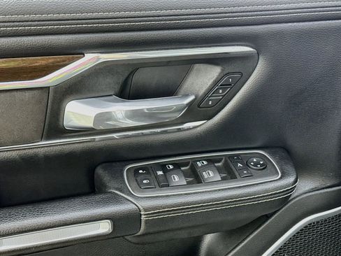 Used 2022 RAM 1500 Laramie AWD/4WD image 19