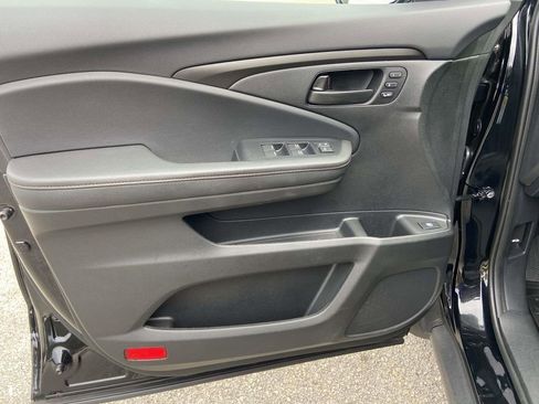 Used 2024 Honda Ridgeline TrailSport image 11