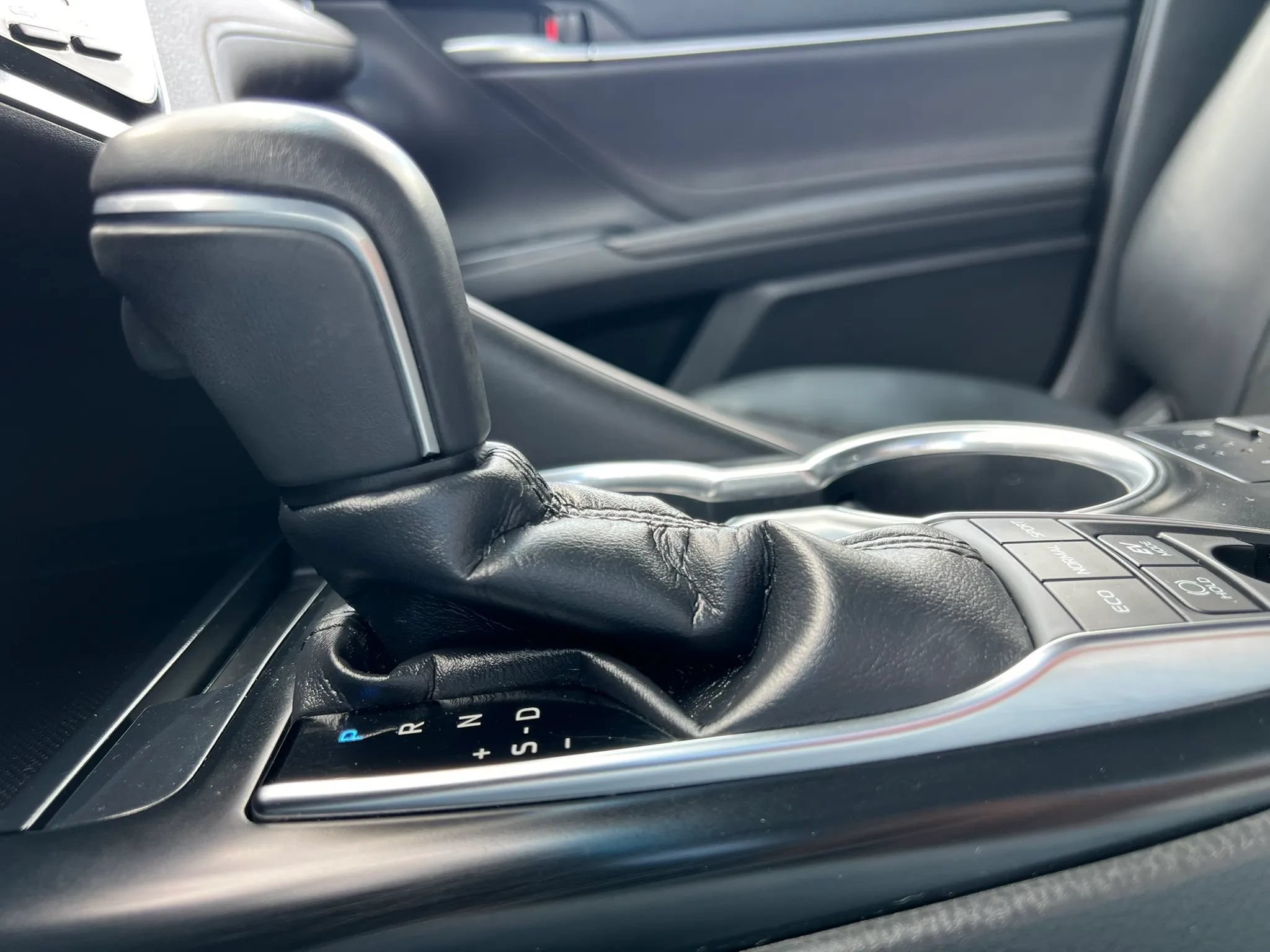 Used 2018 Toyota Camry XLE FWD image 27