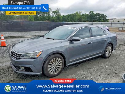 Used 2016 Volkswagen Passat 1.8T SE w/ Lighting Package
