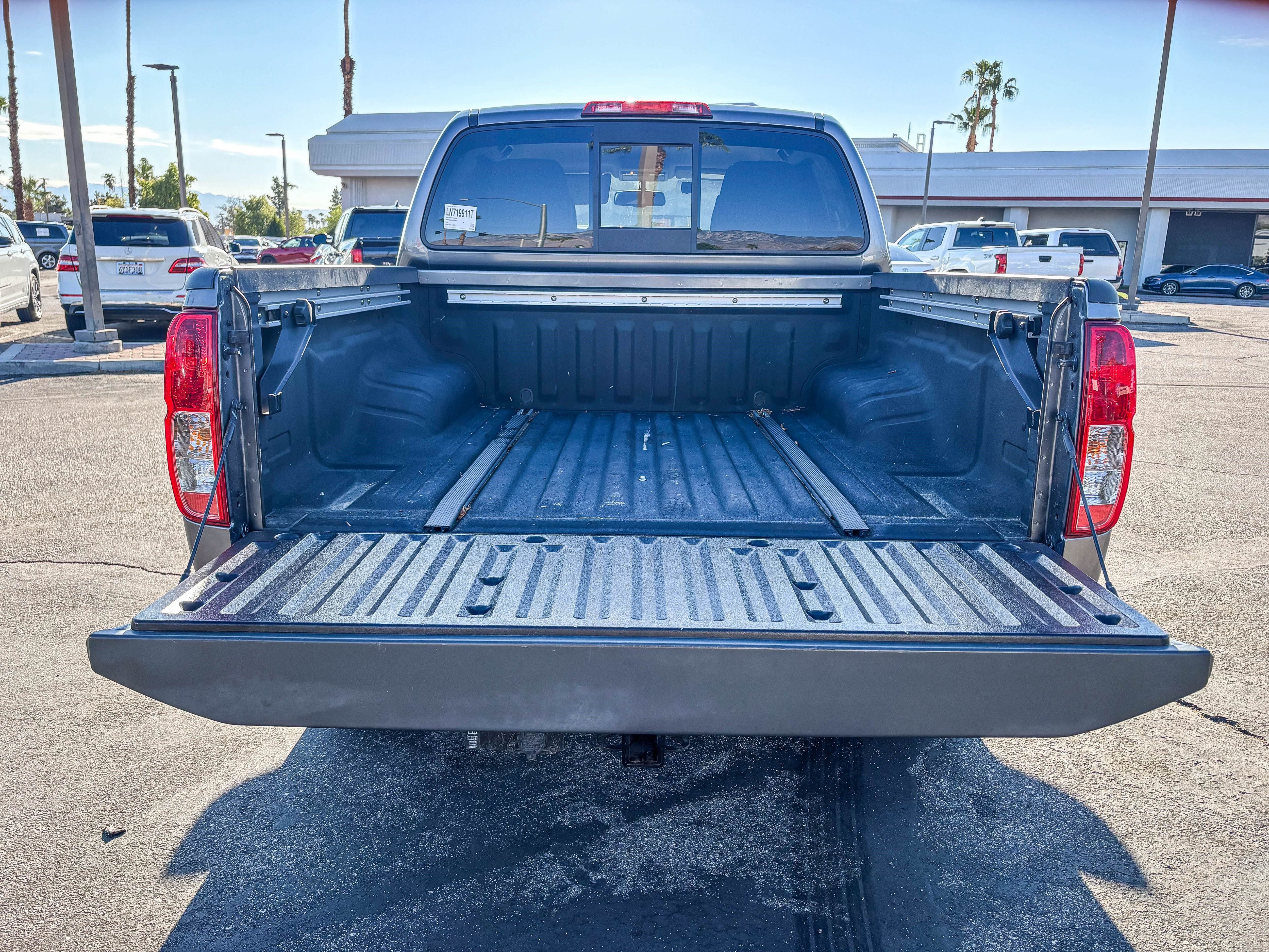 Used 2020 Nissan Frontier SV w/ Midnight Edition Floor Mats RWD image 13