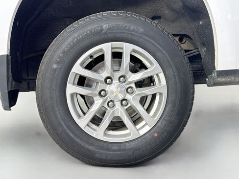 Used 2019 Chevrolet Silverado 1500 LTZ w/ LTZ Convenience Package AWD/4WD image 32