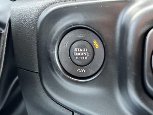 Used 2022 Jeep Gladiator Sport AWD/4WD image 31