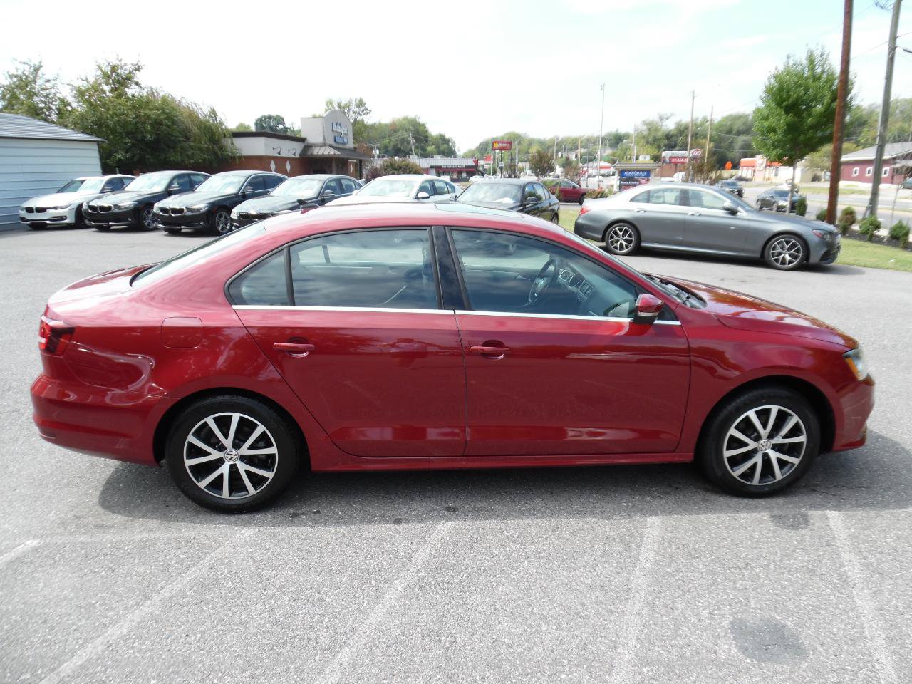 Used 2017 Volkswagen Jetta SE FWD image 7