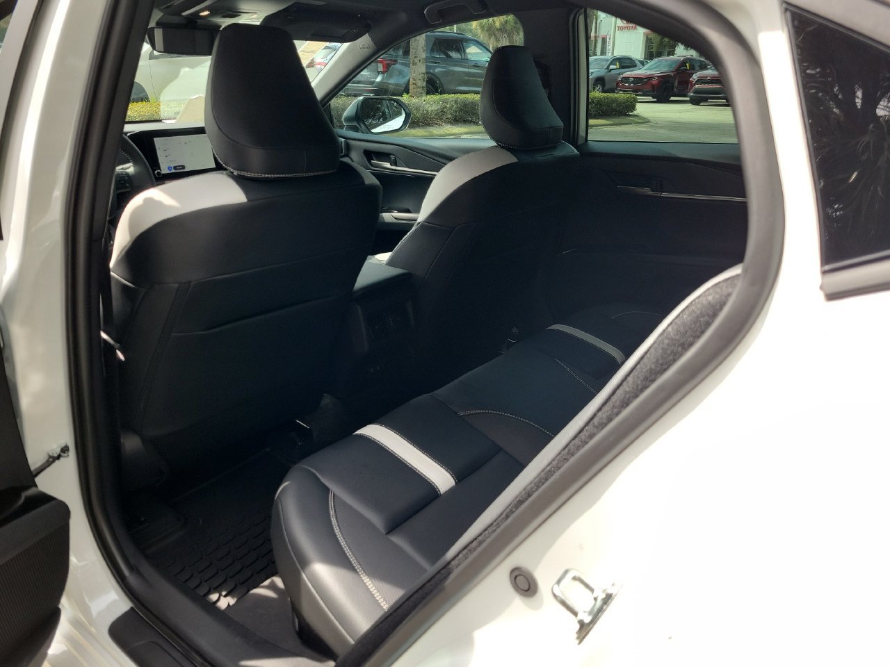 Used 2026 Toyota Camry SE w/ Convenience Package FWD image 10
