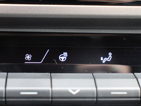 Certified 2025 Toyota Camry SE w/ Multimedia Upgrade Package image 31