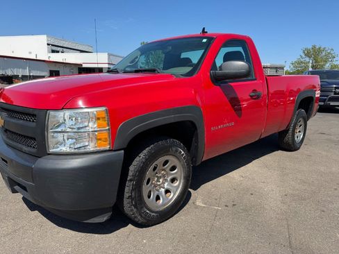 Used 2013 Chevrolet Silverado 1500 W/T RWD image 9