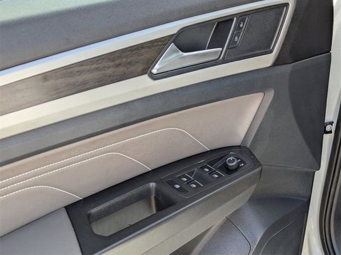 Used 2022 Volkswagen Atlas SE image 17