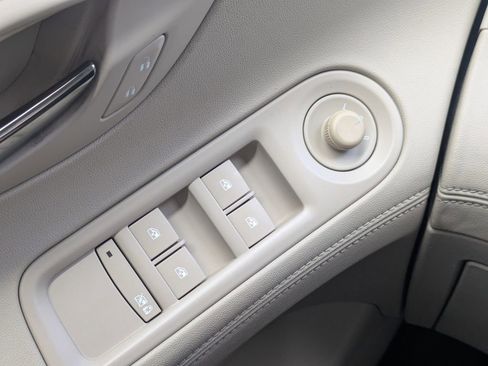 Used 2014 Buick LaCrosse image 20