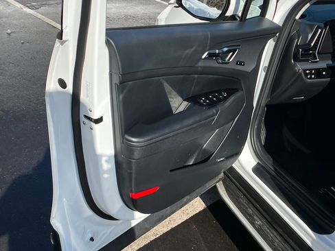 Used 2025 Kia Sportage SX Prestige image 11