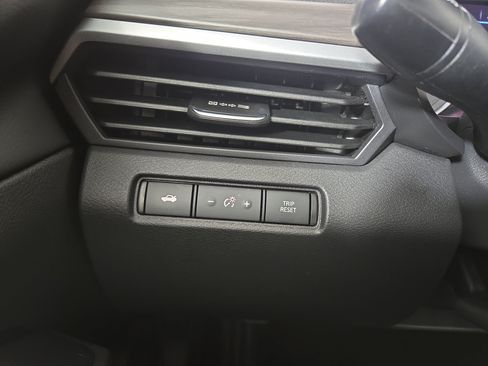 Used 2025 Nissan Altima 2.5 SV FWD image 27